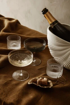 Ferm LIVING Ripple Champagneglas 2-pack -Copenhaging Winkel 29218 01 11 EnvironmentImage 9f24fd5585