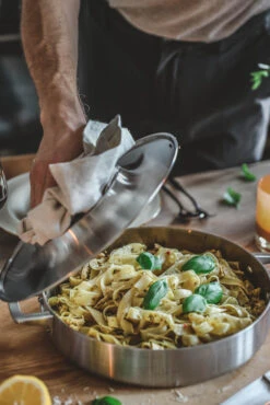 Fiskars Norden Oven Pan Roestvrij Staal -Copenhaging Winkel 35796 01 7 EnvironmentImage 1df5d85fde