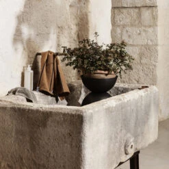 Ferm LIVING Hourglass Bloempot Extra Small Ø21 Cm -Copenhaging Winkel 43584 01 05 e4526e82e9