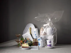 Royal Copenhagen White Fluted Half Lace Theekan -Copenhaging Winkel 47345 01 4 EnvironmentImage 79e4a4d463