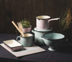 Muurla Vappu Emaille Ovenschaal 9 Muurla Vappu Emaille Ovenschaal -Copenhaging Winkel 501739 01 12 EnvironmentImage ca1ee1fe64