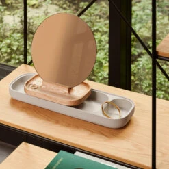 Fritz Hansen Slide Opbergbakje Met Spiegel -Copenhaging Winkel 502341 01 2 EnvironmentImage 222675b82c