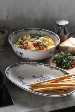 Rörstrand Ostindia Zwarte Serveerschaal Ovaal 22x33 Cm -Copenhaging Winkel 503884 01 2 EnvironmentImage c30cfbd776