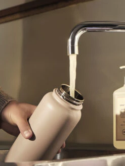 Hay Mono Thermosfles 0,9 L -Copenhaging Winkel 504531 01 3 EnvironmentImage aae2bb7d09