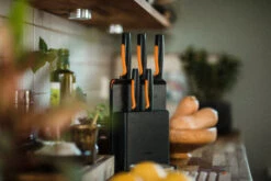 Fiskars Functional Form Messenblok Van Kunststof Met 5 Messen 9 Fiskars Functional Form Messenblok Van Kunststof Met 5 Messen -Copenhaging Winkel 507610 01 10 EnvironmentImage 57b8e77c6a