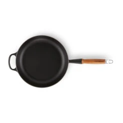 Le Creuset Signature Hapjespan Houten Handvat 28 Cm -Copenhaging Winkel 512411 01 3 ProductImageExtra f479bb54d3