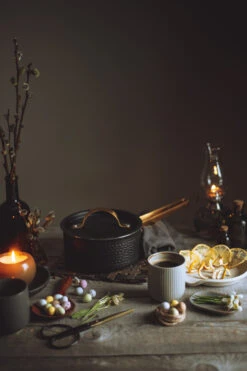 Arvet Gehamerde Zwarte Steelpan Met Deksel -Copenhaging Winkel 513364 01 4 EnvironmentImage b7eade14ed