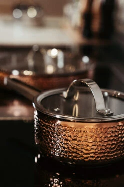 Mjölner Gehamerde Koperen Steelpan Met Deksel -Copenhaging Winkel 513373 01 5 EnvironmentImage e735444253