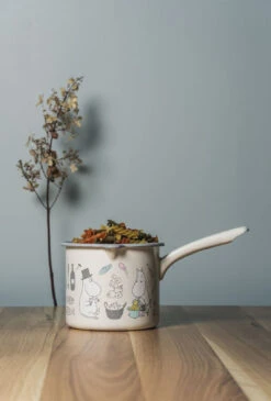 Muurla Moomin Bon Appétit Steelpan 1,3 Liter -Copenhaging Winkel 514257 01 5 EnvironmentImage 9ccba20c5c