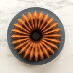 Nordic Ware Brilliance Bundt Bakvorm -Copenhaging Winkel 515968 01 6 EnvironmentImage 58c99fc874