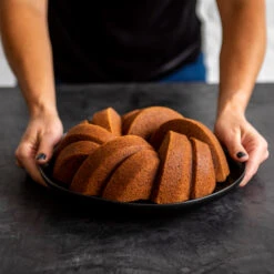 Nordic Ware 75th Anniversary Braided Bundt Bakvorm -Copenhaging Winkel 515978 01 6 EnvironmentImage 71dc24d3fc