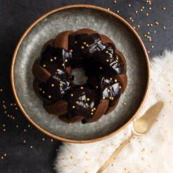 Nordic Ware 75th Anniversary Braided Bundt Bakvorm -Copenhaging Winkel 515978 01 8 EnvironmentImage 6625678929