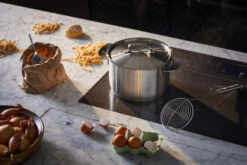 Fiskars All Steel Braadpan -Copenhaging Winkel 566619 01 4 EnvironmentImage 3fdc50c902