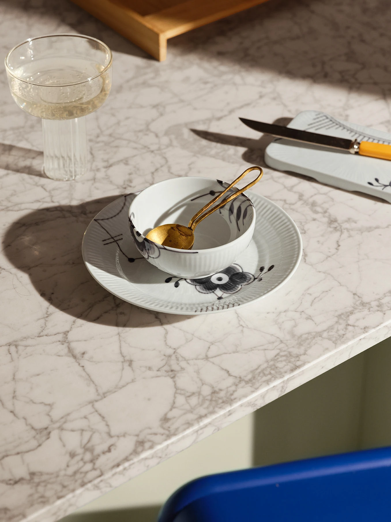 Royal Copenhagen Black Fluted Mega Serveerblad 2 Royal Copenhagen Black Fluted Mega Serveerblad - Afbeelding 2