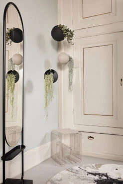 AYTM GLOBE Hangende Bloempot Ø17 Cm H28 Cm -Copenhaging Winkel 570571 01 10 EnvironmentImage 6c036f48ea