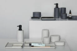 Serax Cose Ovale Opbergpot Met Deksel S 3,3x10,2 Cm 5 Serax Cose Ovale Opbergpot Met Deksel S 3,3x10,2 Cm -Copenhaging Winkel 570906 01 11 EnvironmentImage 5cc578aae7