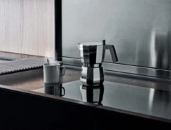 Alessi Moka Espresso-koffiezetapparaat -Copenhaging Winkel 571190 01 4 EnvironmentImage 5dde883ee9