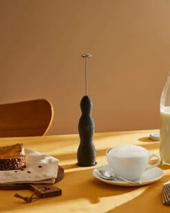 Alessi Pulcina Melkopschuimer 27,5 Cm -Copenhaging Winkel 571213 01 5 EnvironmentImage e40b7d2697