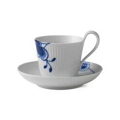 Royal Copenhagen Blue Fluted Mega Theekop Met Schotel